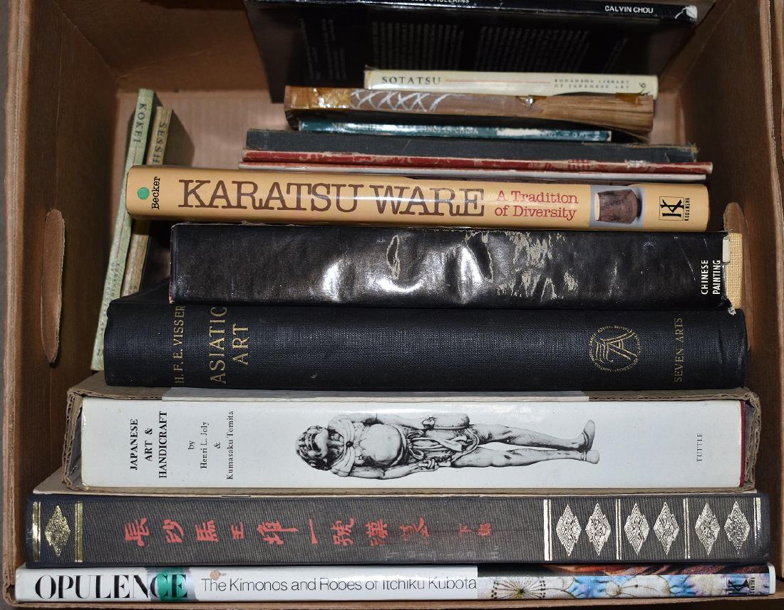 BOX LOT ASSORTED VOLUMES CHINESE/JAPANESE ART (1 of 9)