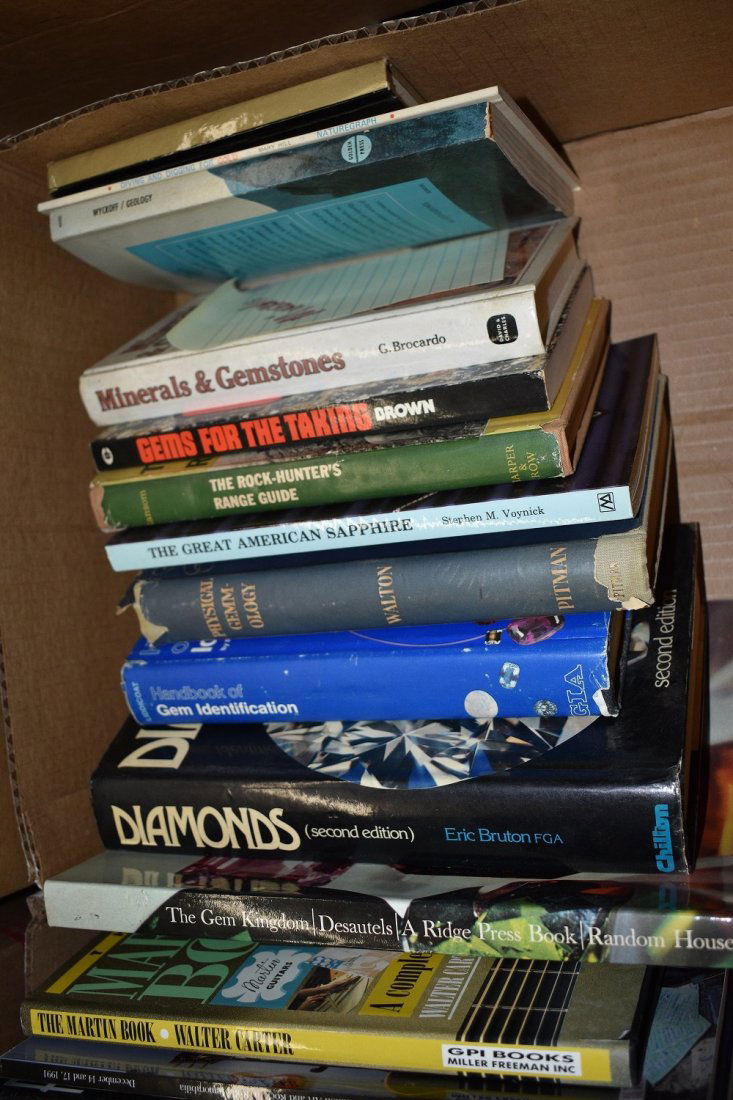 BOX  ASSORT VOLS. GEMS/MINERALS REFERENCE (1 of 4)