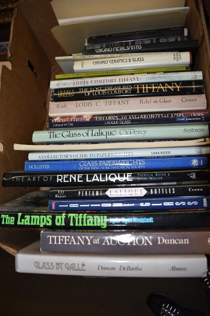 BOX LOT ASSORTED VOLUMES ART GLASS (1 of 7)