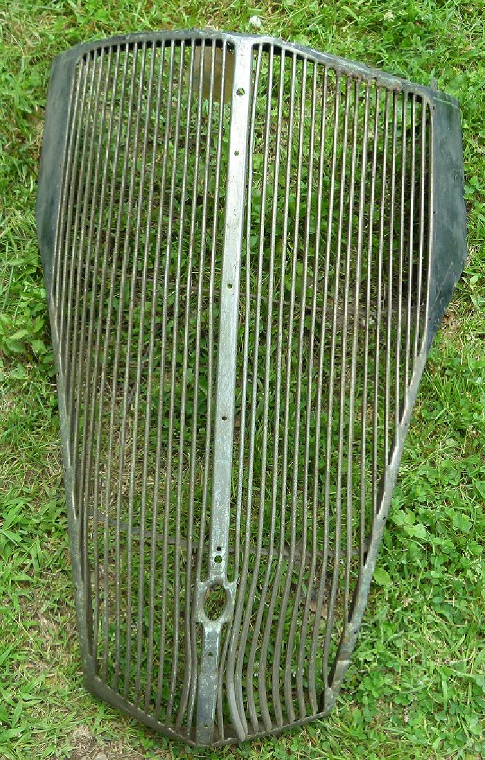 1936 FORD V-8 CAR GRILL (1 of 7)