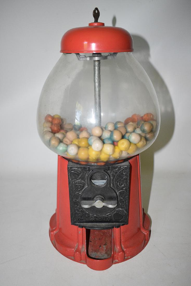 VINTAGE 1 CENT BUBBLE GUM MACHINE, C. 1940/50: VINTAGE 1 CENT BUBBLE GUM MACHINE, C. 1940/50 H. 15"