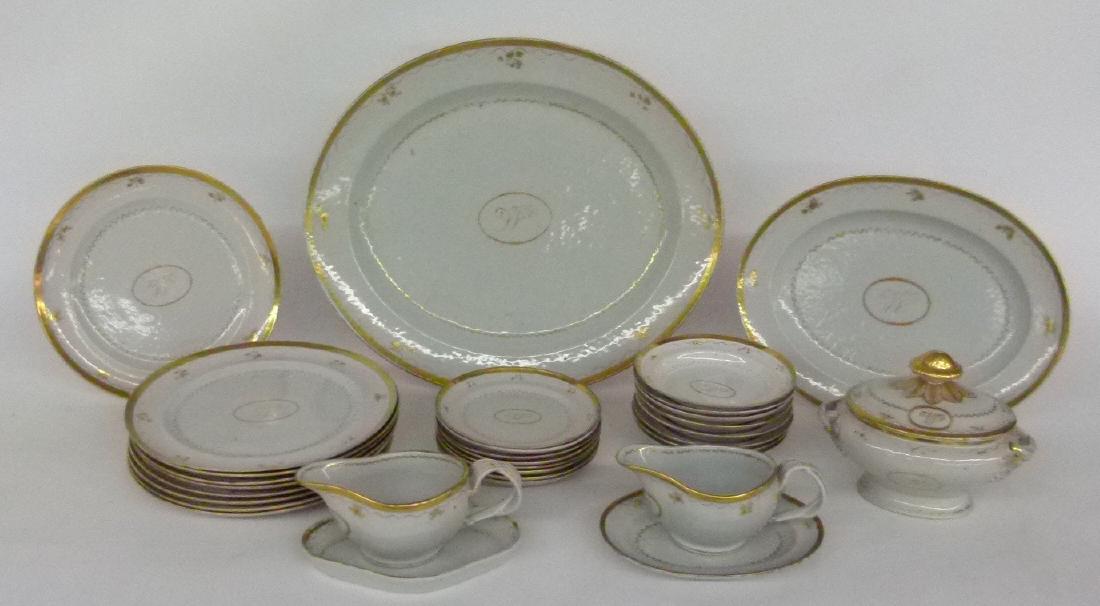 LARGE LOT CHINESE EXPORT DINNER SERVICE (1 of 17)