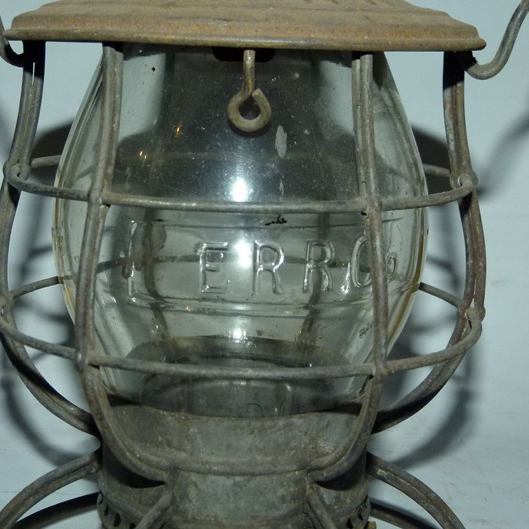 ERIE RAILROAD LANTERN W/ EMBOSSED GLOBE (1 of 4)