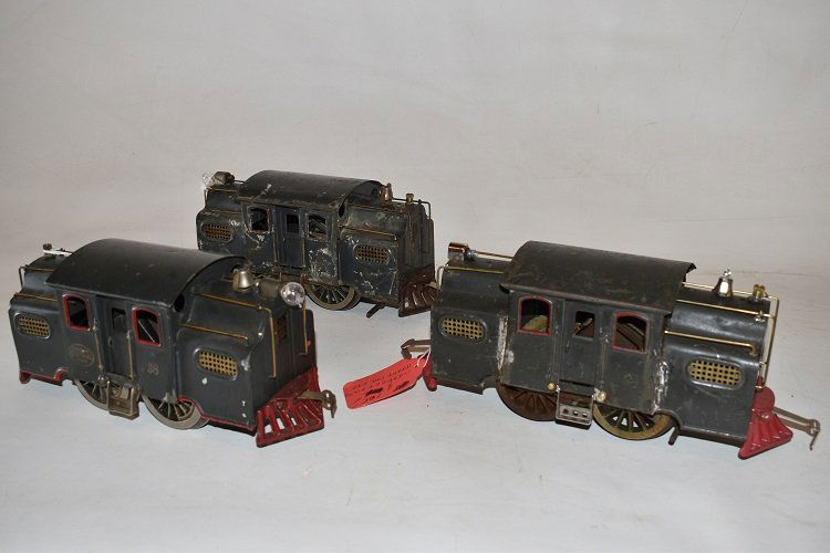 LOT (3) LIONEL STANDARD GAUGE LOCOMOTIVES (1 of 10)