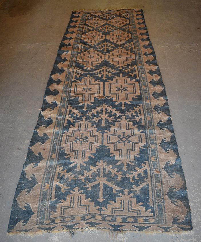 SEMI ANTIQUE ORIENTAL CARPET, 20TH C. (1 of 12)