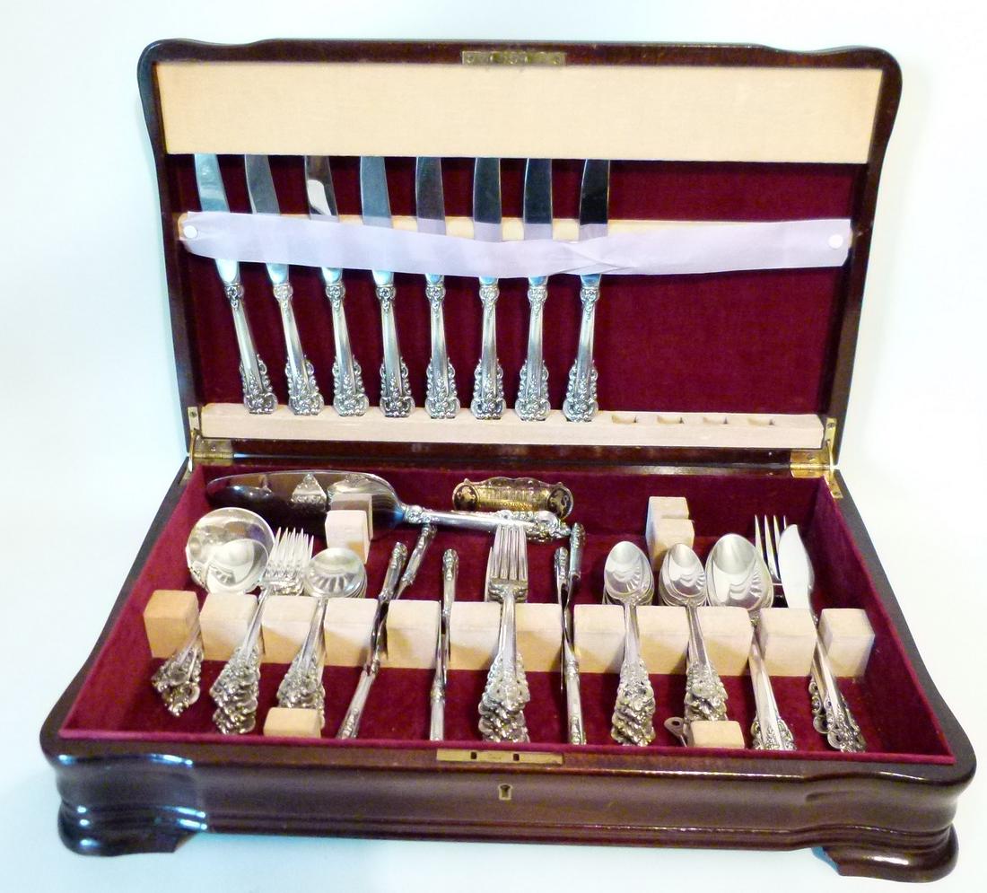 FINE WALLACE GRAND BAROQUE STERLING FLATWARE (1 of 9)