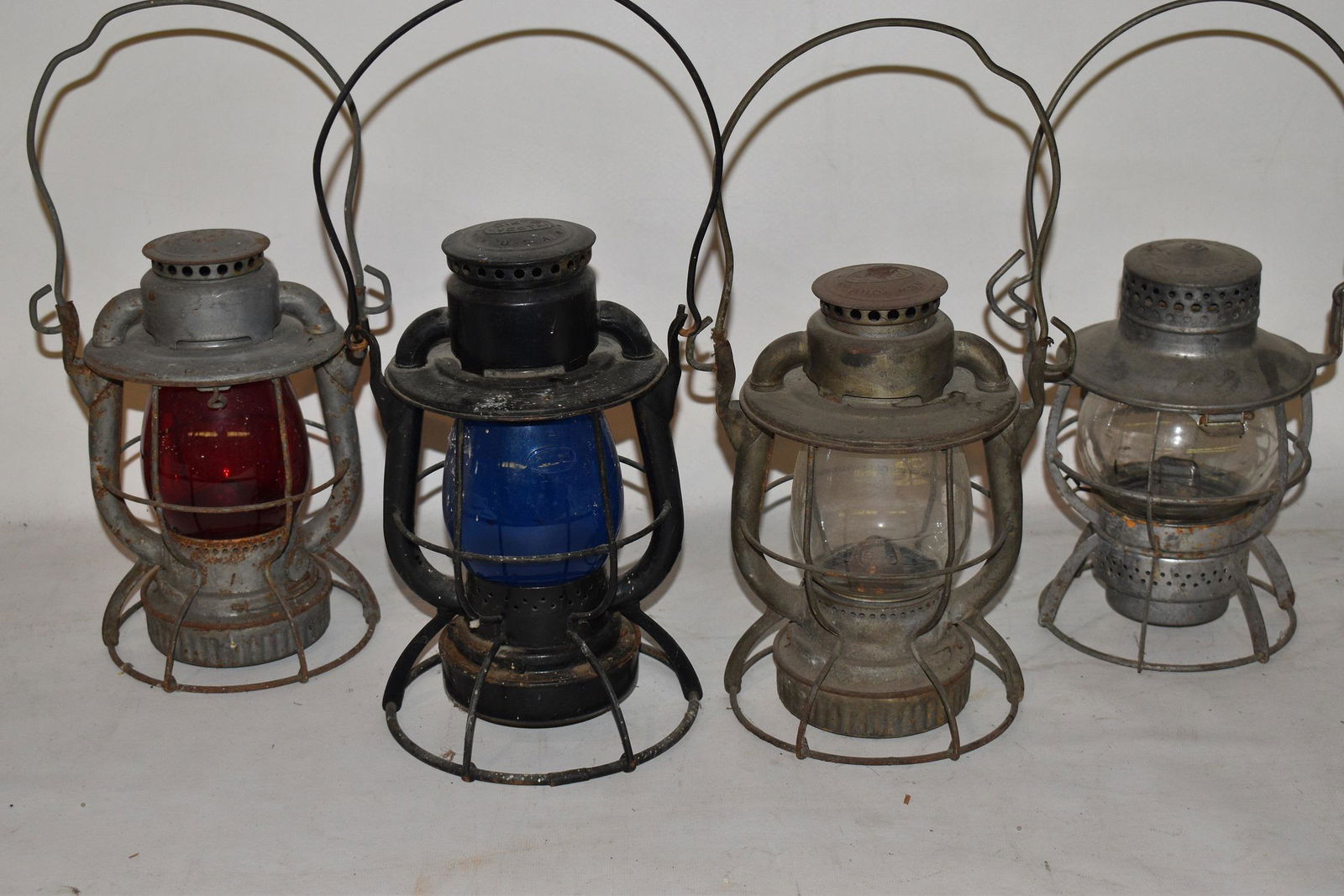 LOT (4) VINTAGE RAILROAD LANTERNS INCL. ERIE (1 of 6)