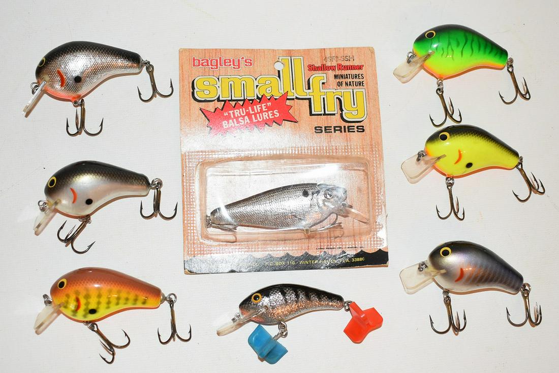 (8) ASSORT. VINTAGE JIM BAGLEY DIVING BALSA WOOD LURES: LOT (8) ASSORT. VINTAGE JIM BAGLEY DIVING BALSA WOOD LURES, C. 1970/80