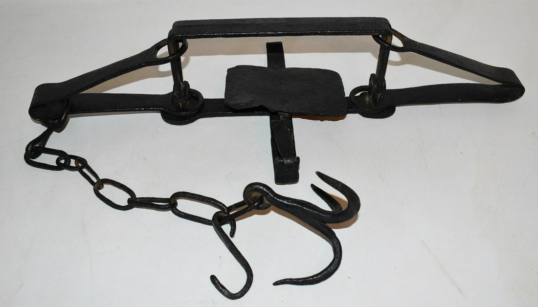 EARLY BLACKSMITH FORGED IRON BEAVER TRAP, 18/19TH C.: EARLY BLACKSMITH FORGED IRON BEAVER TRAP, 18/19TH C., L. 23 1/2"