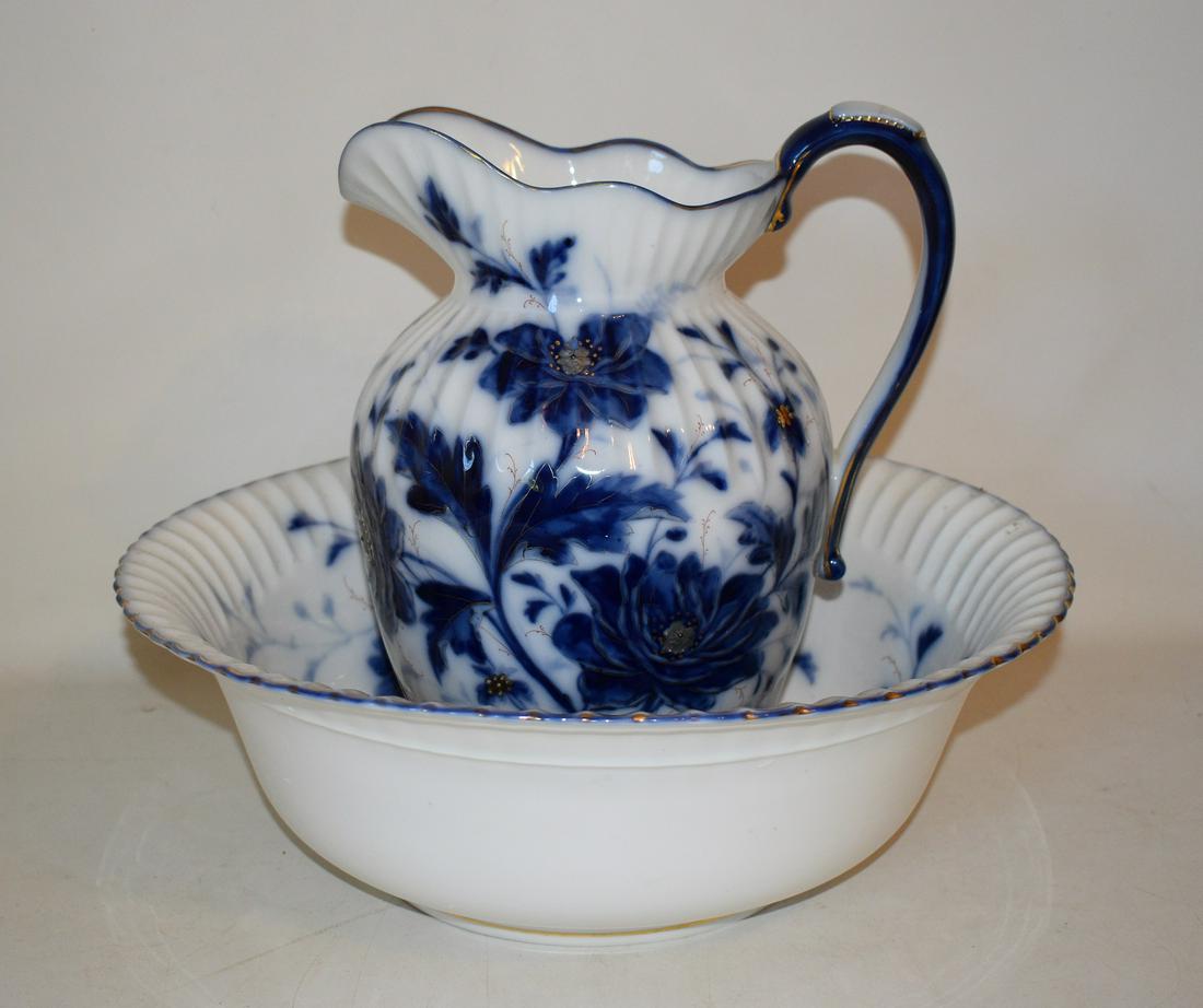 POPPY DECORATED FLOW BLUE WATER PITCHER/BOWL (1 of 17)