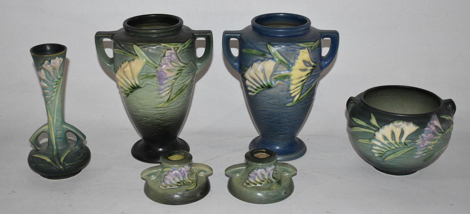 ROSEVILLE INCL. (2) VASES #121-8, VASE #669-4 (1 of 17)