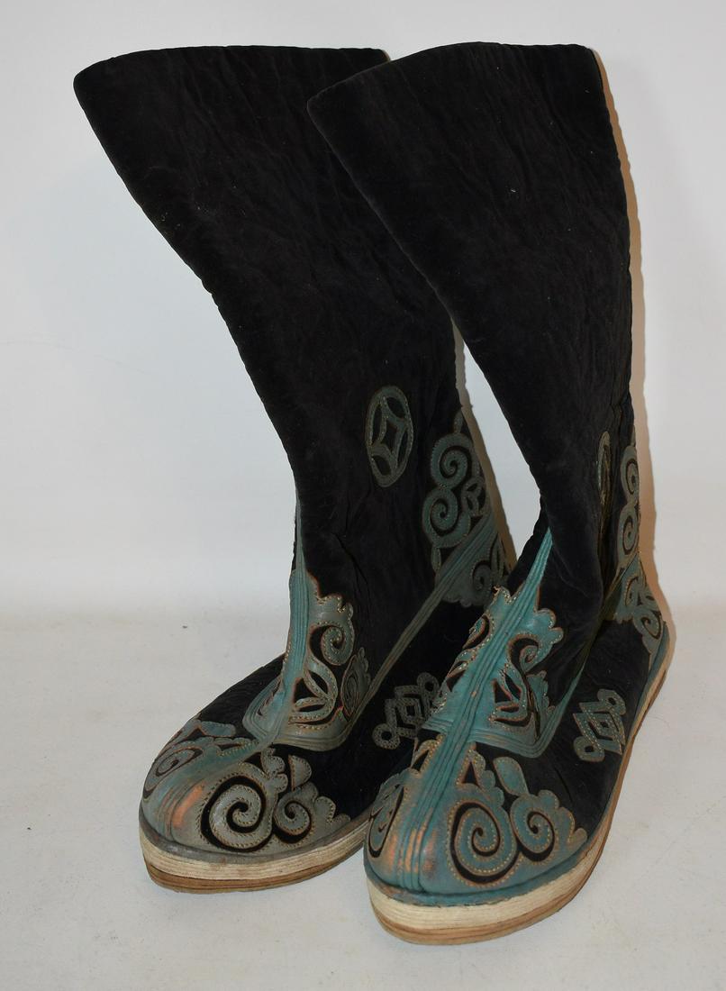 PR. TIBETAN LEATHER & CRUSH VELVET BOOTS, C. 1930/40: PR. TIBETAN LEATHER & CRUSH VELVET BOOTS, C. 1930/40 (NOTARIZED DOCUMENT FROM THE ESTATE OF ILYA TOLSTOY)