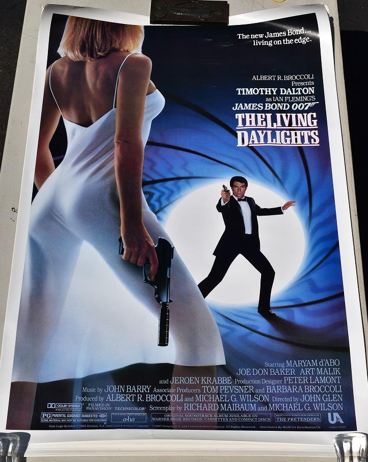 LOT (14) VINTAGE JAMES BOND 007 "LIVING DAYLIGHT" (1 of 11)