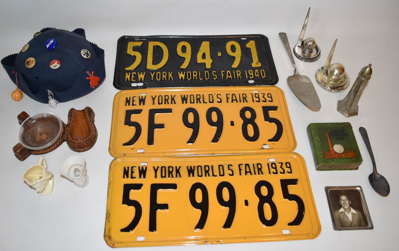 LOT ASST. WORLDS FAIR ITEMS INCL. BEANIE HAT, ASHTRAY (1 of 9)