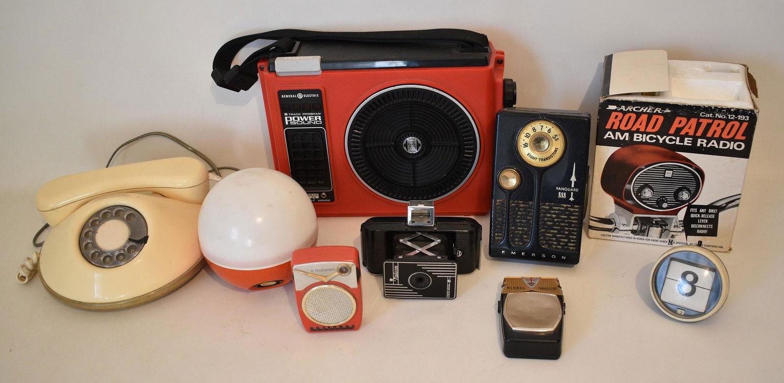 8 ASST. MID-CENTURY MODERN INCL. NORTHERN TELECOM PHONE (1 of 18)