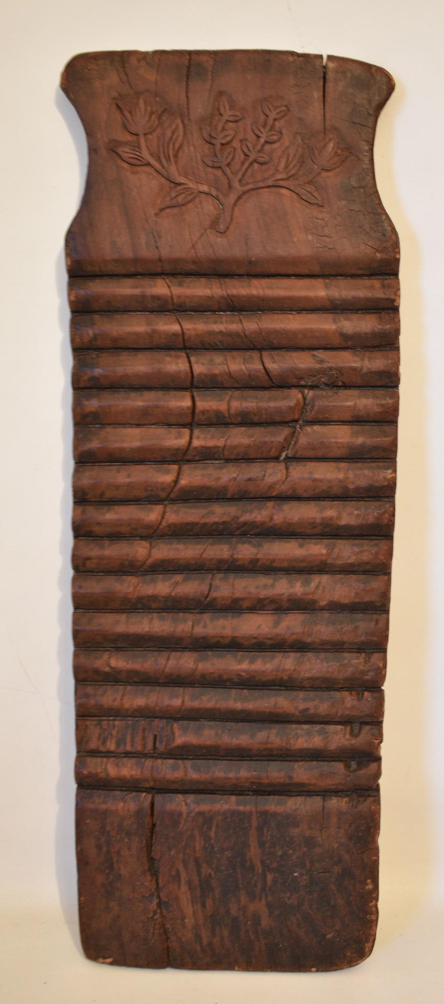 PENN. BLACK WALNUT CARVED SEED/CUTTING BOARD (1 of 10)