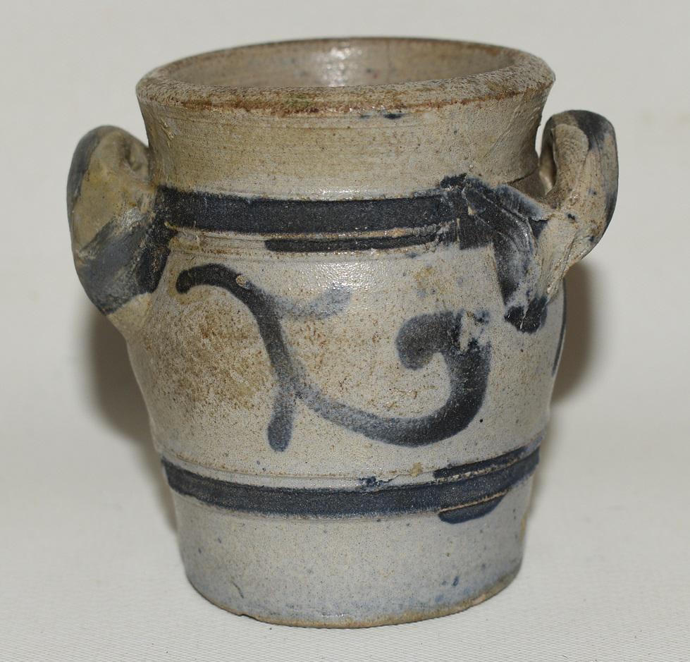 NY SALT GLAZED/COBALT DECORATED MINI OPEN HANDLED CROCK (1 of 9)