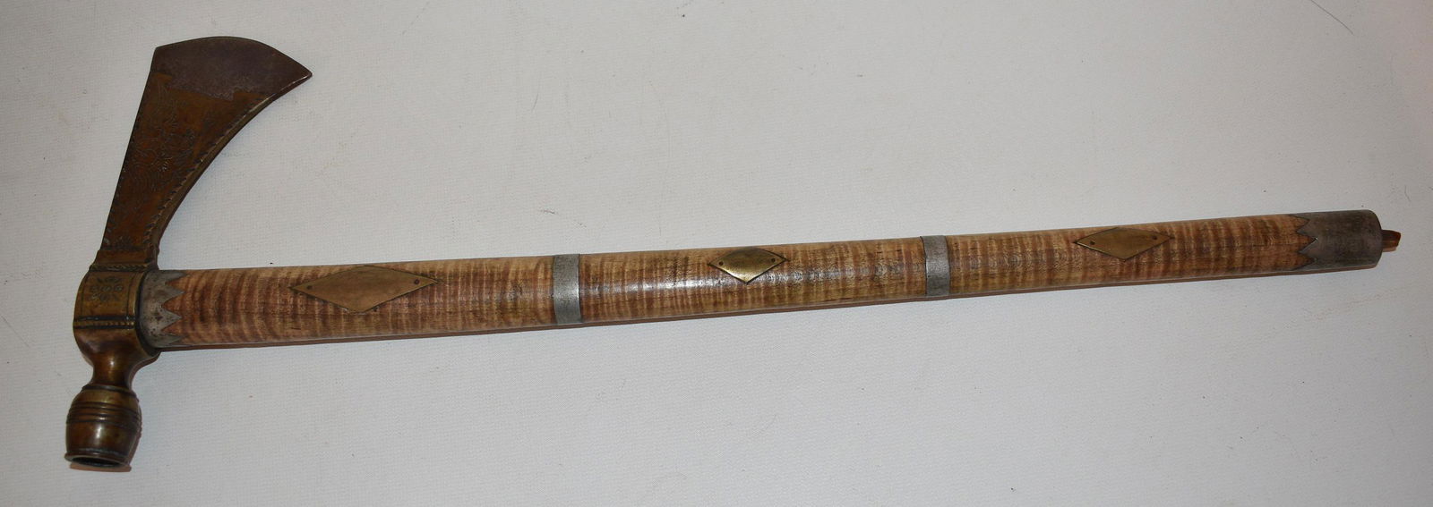 VINTAGE AMERICAN INDIAN STYLE TIGER MAPLE PIPE TOMAHAWK (1 of 10)