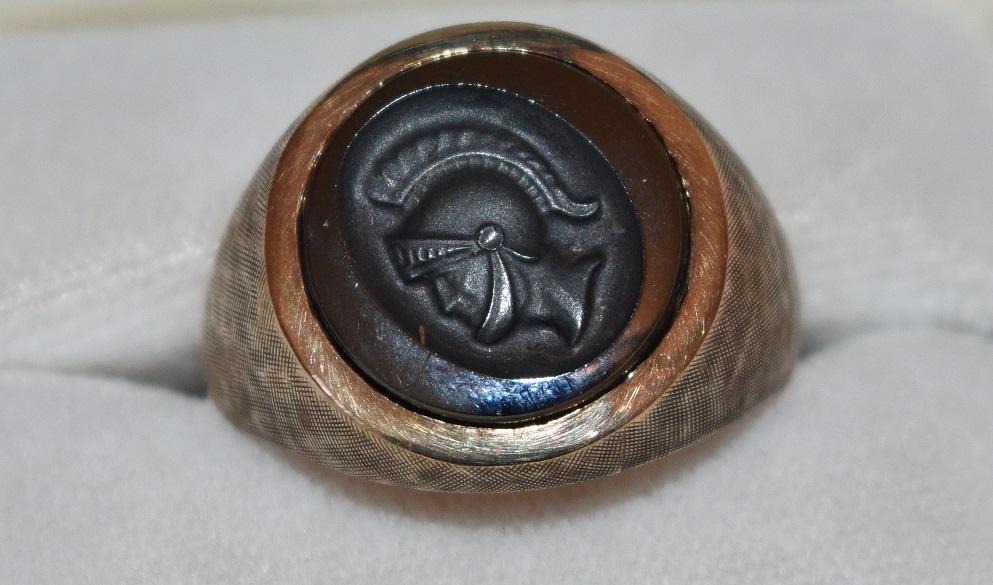 CLASSICAL 14KT YW. GOLD KNIGHTS RING W/ CARVED OBSIDIAN (1 of 7)