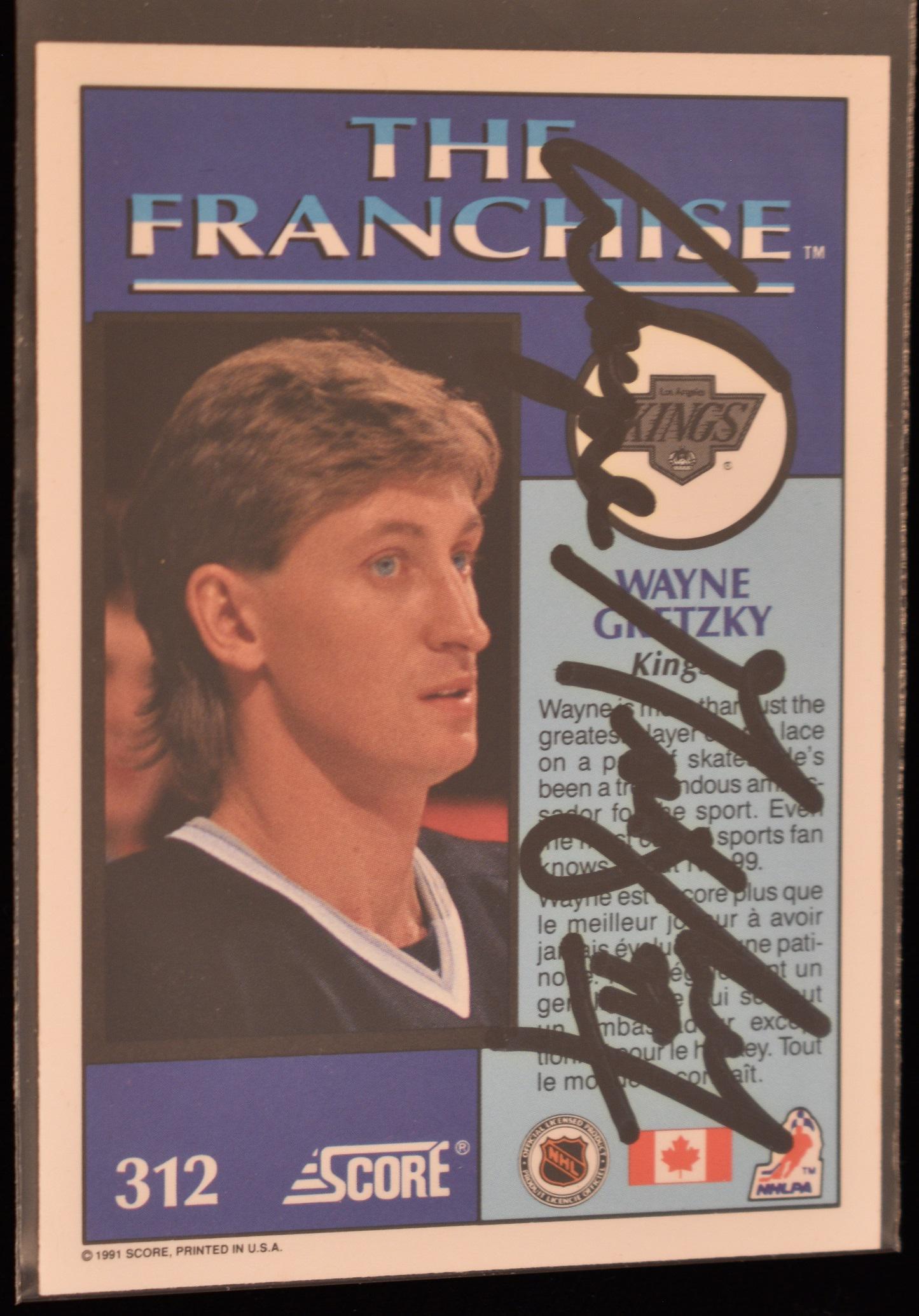 VINTAGE SCORE WAYNE GRETZKY AUTOGRAPHED HOCKEY CARD (1 of 3)