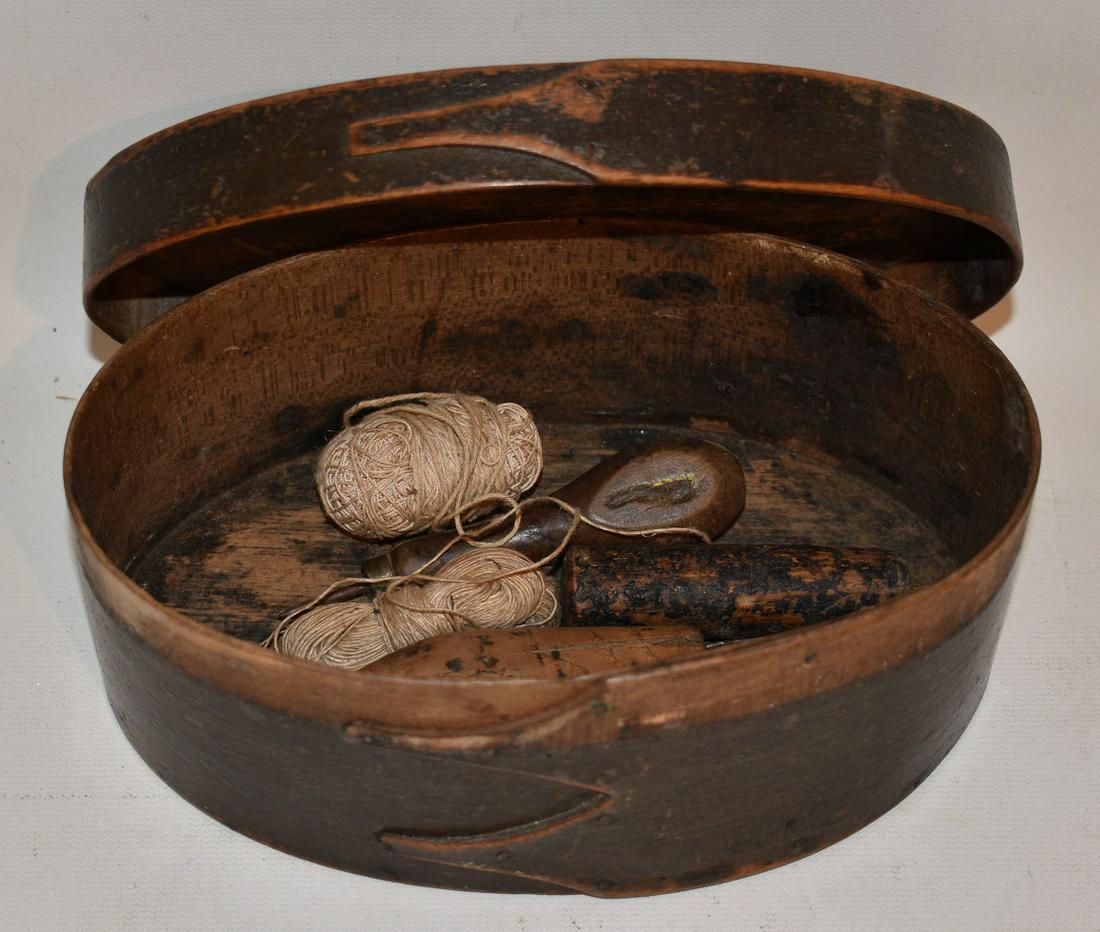 FINE SHAKER PAINTED THREE FINGER SEWING BOX (1 of 13)