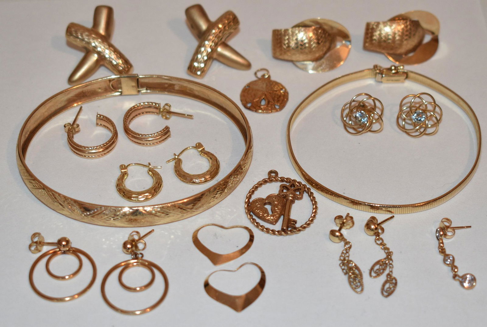LOT CONT. 10KT YW GOLD BRACELETS, CHARMS, EARRINGS (1 of 15)