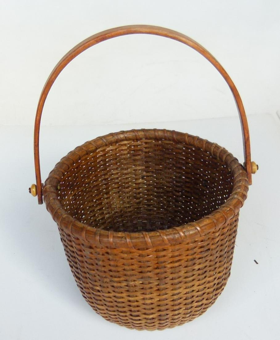 NANTUCKET BASKET W/ SWING HANDLE, 19/20TH C (1 of 4)