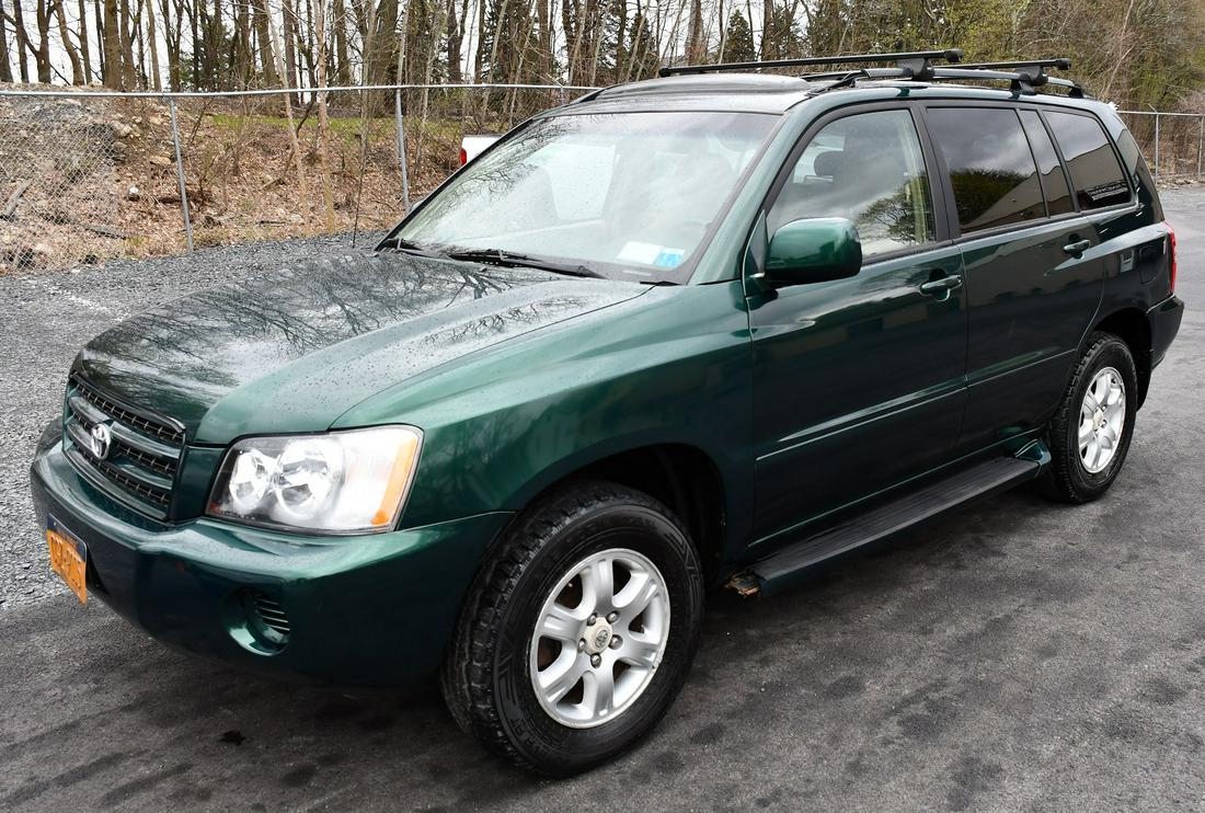 2003 TOYOTA HIGHLANDER VIN# JTEHF21A330114613 (1 of 17)