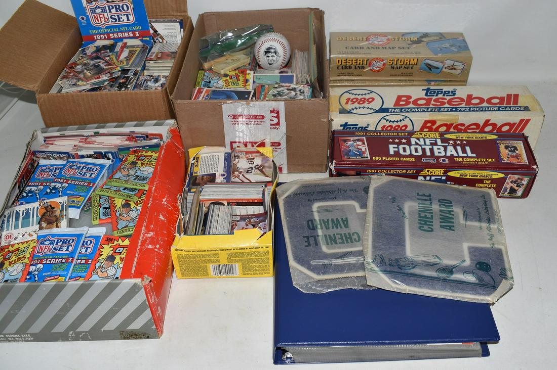 LARGE LOT ASSORTED BASEBALL & FOOTBALL CARDS (1 of 16)