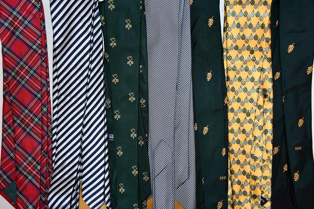 LOT (7) VINTAGE TIES INCL. BURBERRY, RALPH LAUREN: LOT (7) VINTAGE TIES INCL. BURBERRY, RALPH LAUREN (2) SULKA