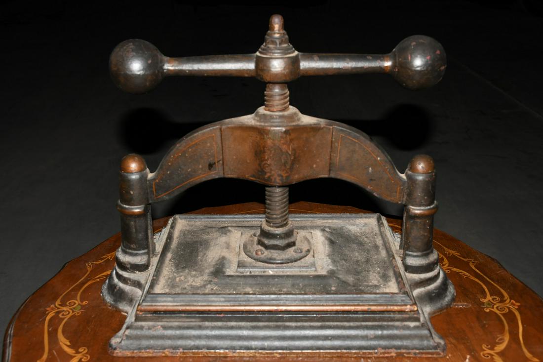 VICTORIAN CAST IRON BOOK PRESS, 19TH C. (1 of 6)