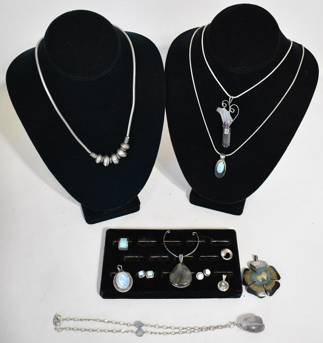 LOT ASSORTED SOUTHWEST/MEXICAN STERLING JEWELRY (1 of 17)