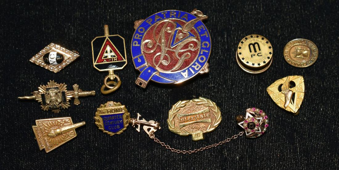 LOT (10) ASSORTED 14 KT/10 KT YELLOW GOLD PINS (1 of 14)