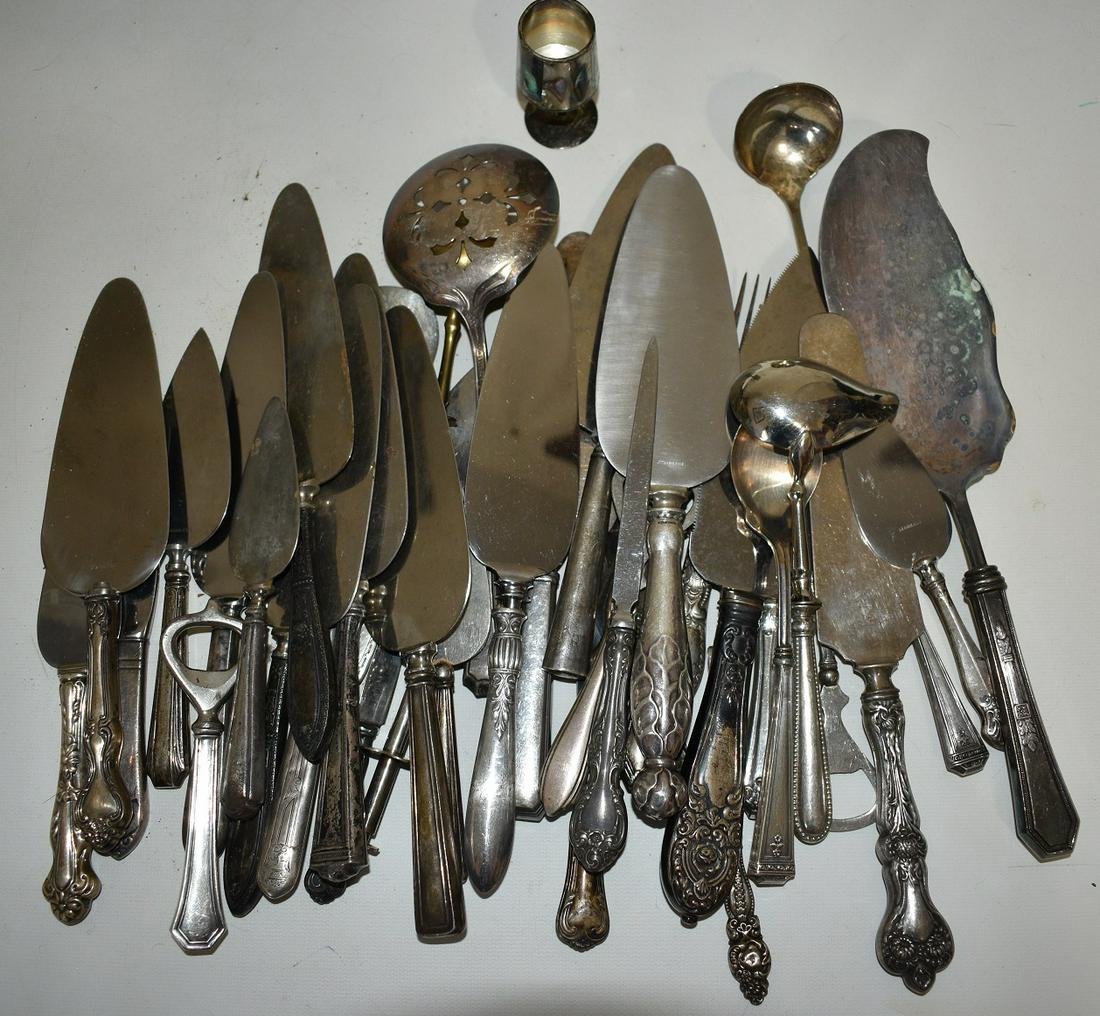 LARGE LOT ASSORTED STERLING HANDLED CUTLERY, 19/20TH C. (1 of 8)