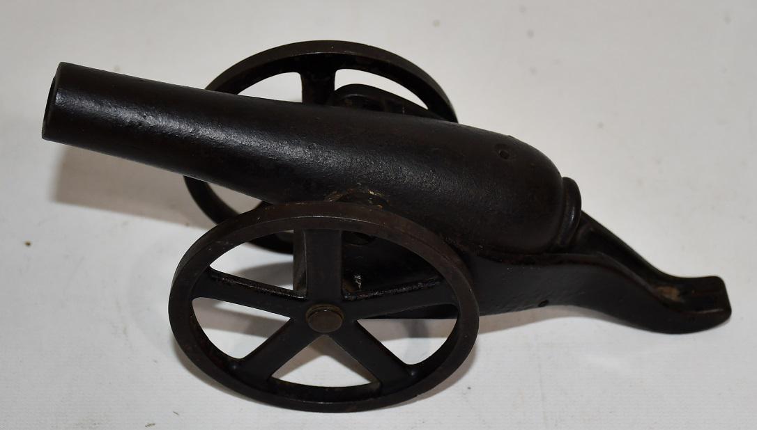EARLY CAST IRON TOY CANNON, C. 1880 (1 of 10)