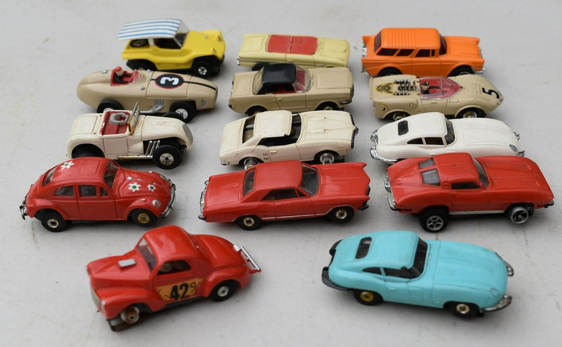 LOT (14) ASSORTED HO SLOT CARS, C. 1960/70 (1 of 7)