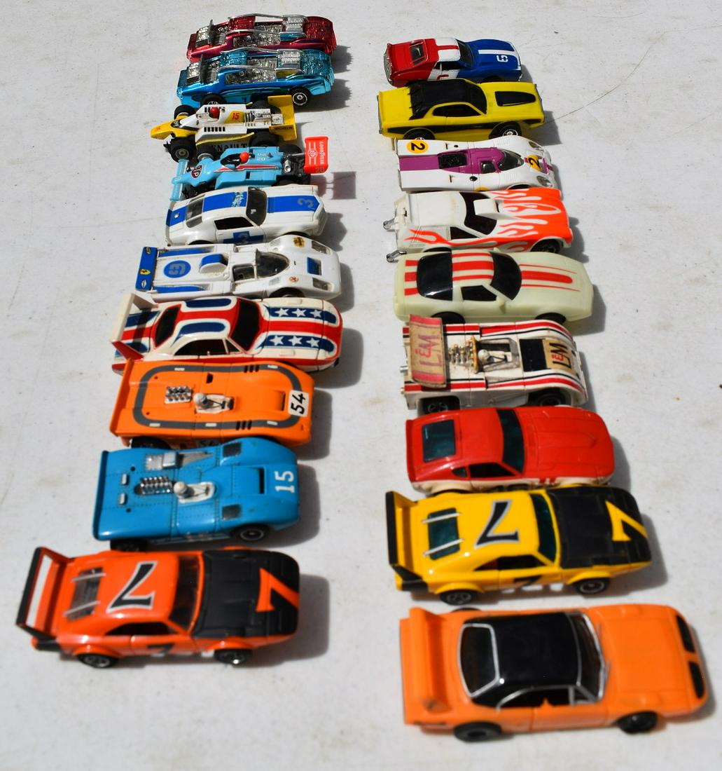 LOT (19) COMPLETE HO SLOT CARS INCL. AFX & OTHERS: LOT (19) COMPLETE HO SLOT CARS INCLUDING AFX & OTHERS, C. 1960/70