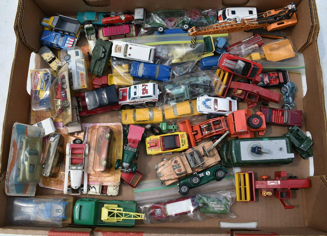LARGE LOT ASSORTED MATCH BOX DINKY DIECAST CARS (1 of 9)