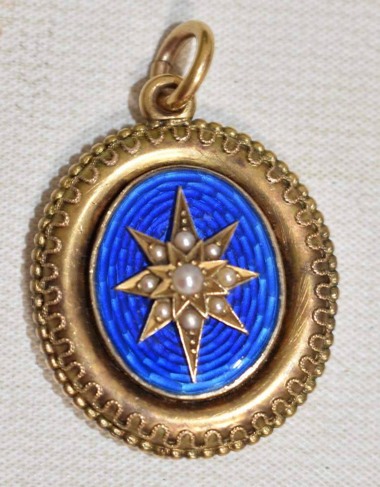 FINE VICTORIAN 14KT YW GOLD/SEED PEARL/ENAMELED LOCKET: FINE VICTORIAN 14KT YELLOW GOLD/SEED PEARL/ENAMELED RELIQUARY LOCKET, 19TH C., 7.4 DWT, SIZE 1 1/4"