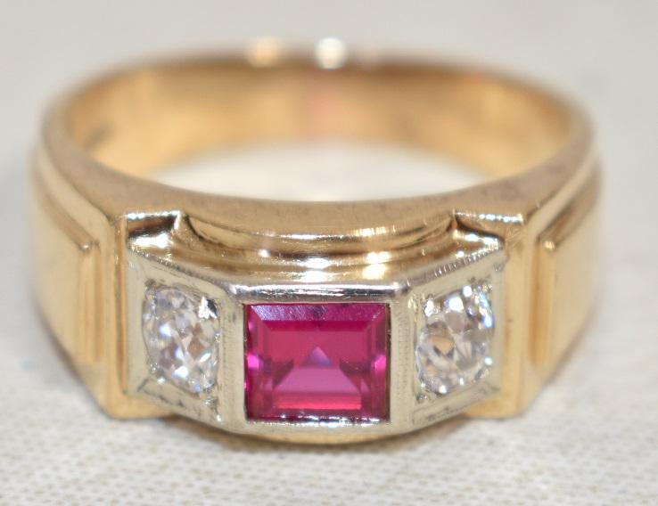 FINE DECO 14KT YELLOW GOLD RUBY/DIAMOND RING: FINE DECO 14KT YELLOW GOLD RUBY/DIAMOND RING, C. 1940/50. W. 4.5 DWT, SIZE 10