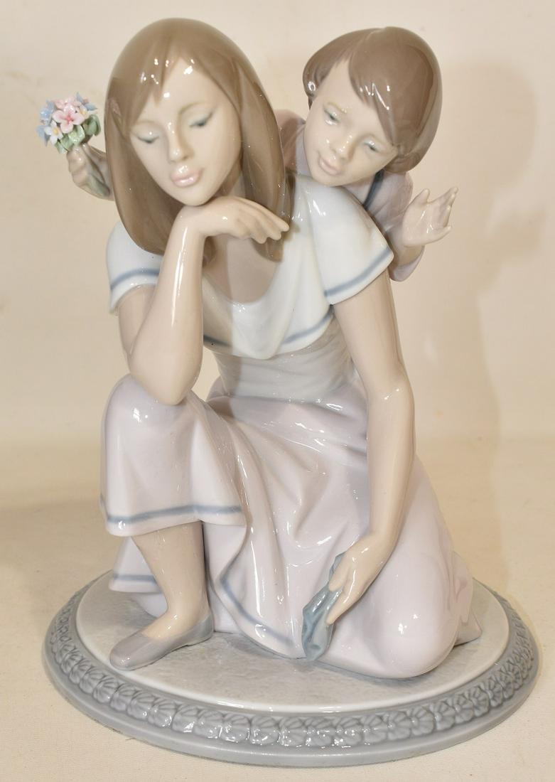 LLADRO GUESS WHO GROUPING #6506 W/ORIGINAL BOX, H. 9": LLADRO GUESS WHO GROUPING #6506 W/ORIGINAL BOX, H. 9"