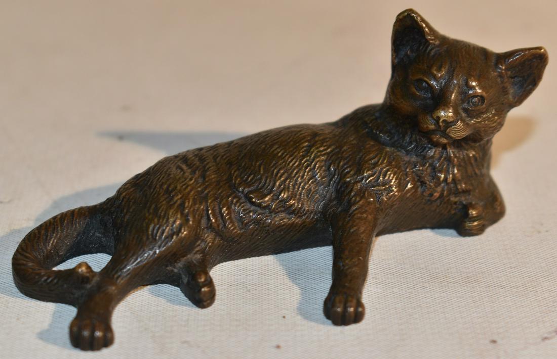 VIENNA BRONZE RECLINING CAT, 19TH C., L. 3 1/2": VIENNA BRONZE RECLINING CAT, 19TH C., L. 3 1/2"