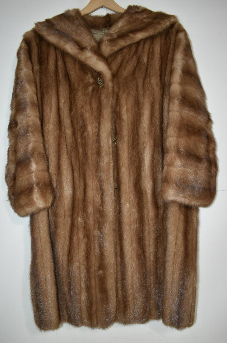 VINTAGE FULL LENGTH MINK COAT, C. 1930: VINTAGE FULL LENGTH MINK COAT, C. 1930