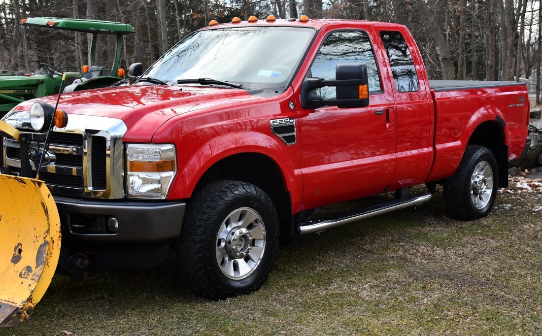 2010 FORD F250 LARIAT SUPER DUTY PICKUP TRUCK W/ PLOW: 2010 FORD F250 LARIAT SUPER DUTY PICKUP TRUCK WITH PLOW, 110,000 MILES, (VIN# 1FTSX2B57AEA04494). CLEAN TITLE, RUNS GREAT, LOUD EXHAUST LEAK. ESTATE VEHICLE BEING SOLD AS-IS, WHERE-IS, NO WARRANTY EXP