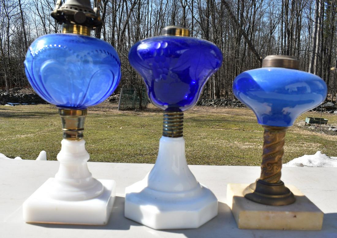 LOT (3) VICTORIAN PATTERN/ETCHED GLASS KEROSENE LAMPS (1 of 8)