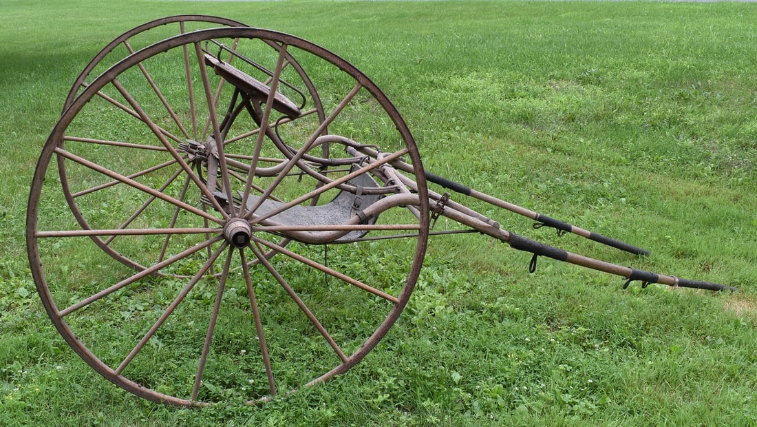 CORTLAND WAGON CO. CORTLAND, NY HIGH WHEEL SULKY (1 of 9)