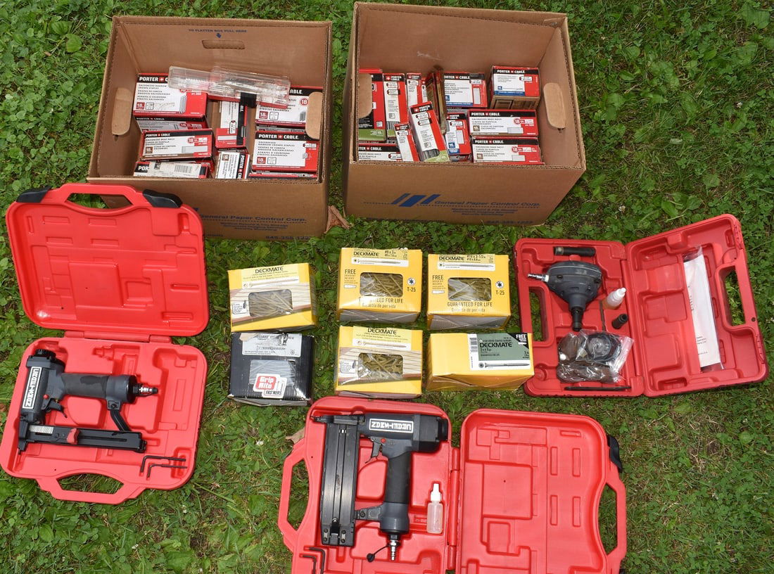 Asst. Brad Nails/deck Screws/brad Nailers/palm Driver Auction