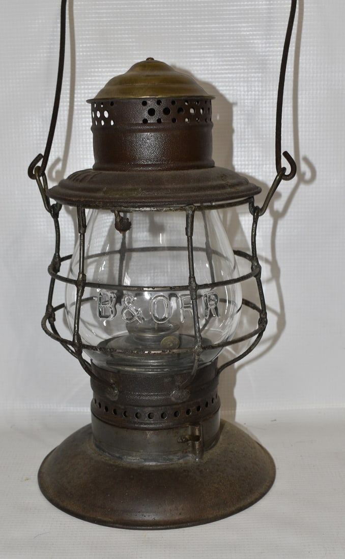 BALTIMORE & OHIO RAILROAD LANTERN W/CLEAR CAST GLOBE (1 of 10)