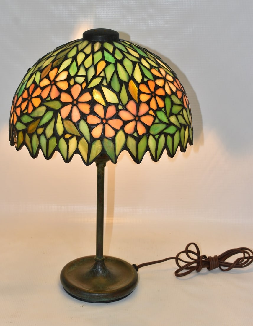HANDEL DOGWOOD LEADED GLASS TABLE LAMP, C. 1920, H. 16" (1 of 17)