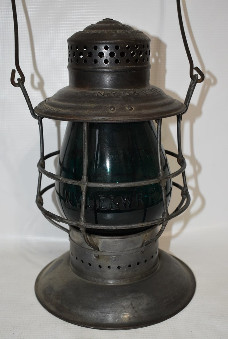NEW YORK, ONTARIO & WESTERN RAILWAY RAILROAD LANTERN (1 of 14)